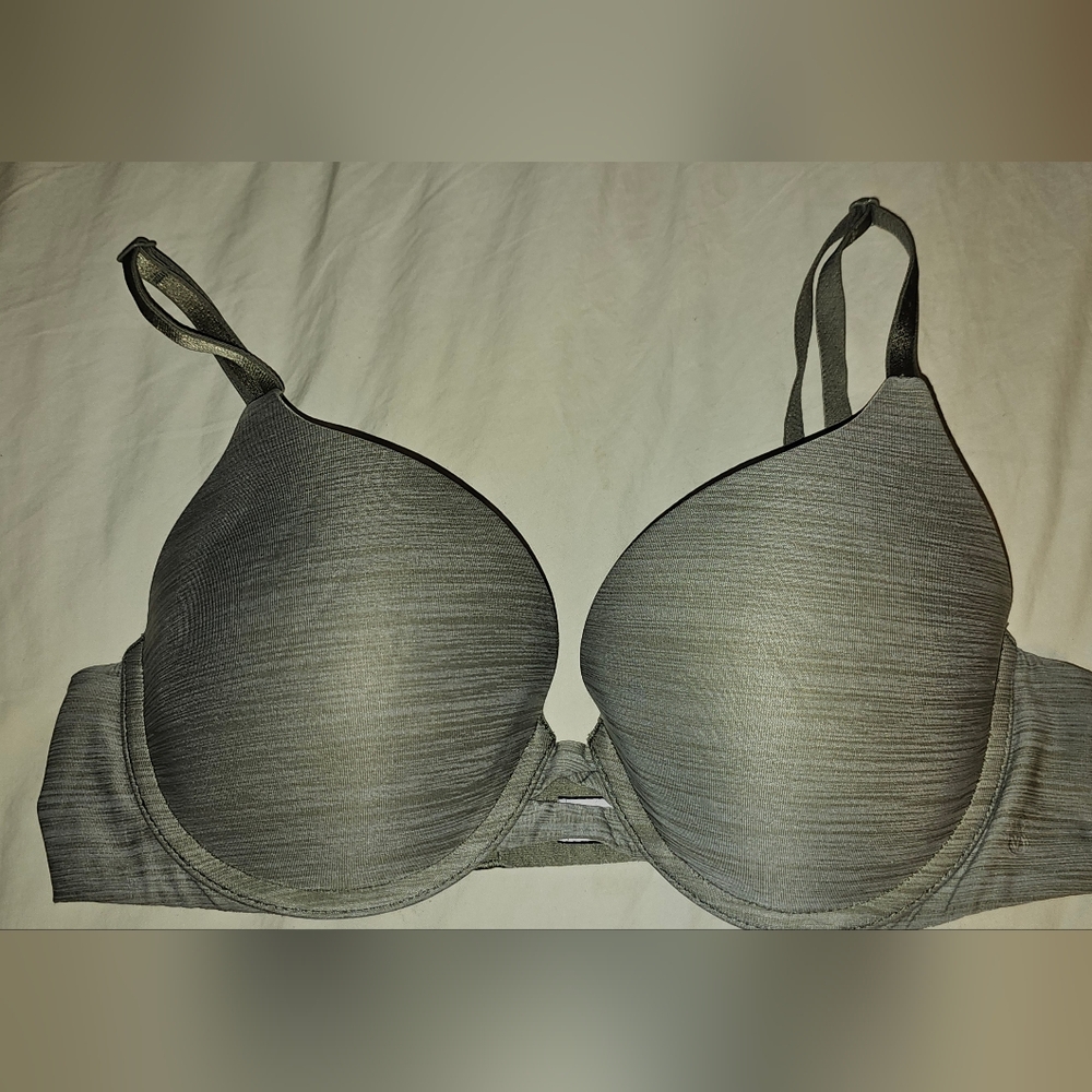 Victoria's Secret body by Victoria perfect shape Underwire Bra 34C